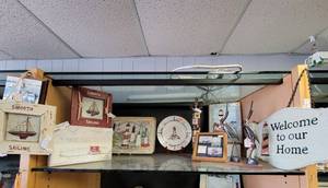 lot 816 image: PHOTO FRAME, PLAQUES, SEABIRD SCULPTURES AND MORE AS SHOWN.