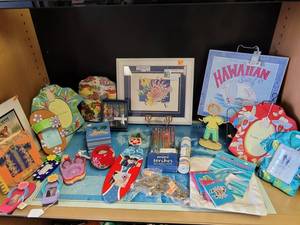 lot 818 image: BEACH THEME PHOTO FRAMES, SANDAL CANDLE HOLDERS, FRAMED PRINT, AND MORE AS SHOWN.