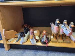 lot 831 image: LOT OF 7 WOODEN HANDPAINTED DUCKS IN STYLESCOLORS SHOWN INCLUDING A REJEANNE ROUSSEAU (QUEBEC) AND REDWOOD DRAKE (1979).