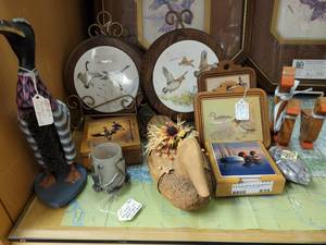 lot 839 image: PLAQUES, CANDLE HOLDER, LINT BRUSH, MARBLE TURTLE AND MORE AS SHOWN.