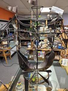 lot 865 image: METALWIRE SELF STANDING SHIP DECOR PIECE AS SHOWN.