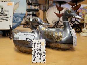 lot 878 image: LOT OF 2 VINTAGE METAL DUCK TRINKET BOXES IN STYLES SHOWN.