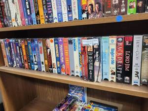 lot 1071 image: LOT OF ASSORTED VHS MOVIES AS SHOWN. (TIER 5 ONLY)