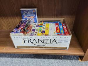 lot 1072 image: LOT OF ASSORTED VHS MOVIES AS SHOWN.