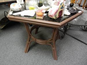 lot 907 image: ACCENT TABLE IN STYLECOLOR SHOWN. CONTENTS NOT INCLUDED (DELAYED PICK UP BETWEEN 200 PM AND 400 PM)