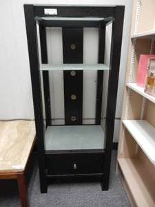 lot 917 image: WOODEN MEDIA-STYLE DISPLAY UNIT WITH DRAWER IN STYLECOLOR SHOWN.