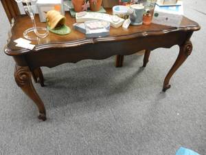 lot 928 image: VINTAGE MID-CENTURY WOODEN PIANO BENCH IN STYLECOLORCONDITION SHOWN. CONTENTS SHOWN NOT INCLUDED