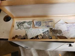 lot 936 image: LOT OF FOREIGN CURRENCYCOINS AS SHOWN.