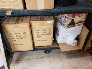 lot 1044 image: STAR WARS TIN PENCIL BOXES IN UNOPENED PACKAGES AS SHOWN. GENEROUS QUANTITY