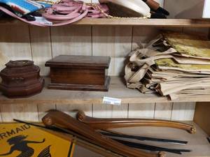 lot 1095 image: LOT OF REUSABLE BAGS, AND MORE AS SHOWN.