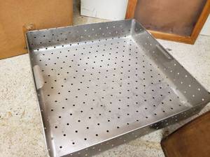 lot 1141 image: COMMERCIAL STAINLESS STEEL FRY BASKET AS SHOWN.