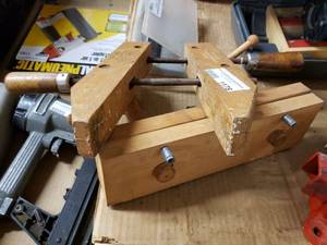 lot 1178 image: VINTAGE WOODEN CLAMPS AS SHOWN.