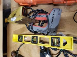 lot 1192 image: CRAFSTMAN ELECTRIC STAPLER, LEVEL AND MORE