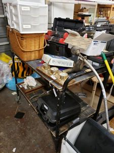 lot 1201 image: METAL CART ON WHEELS AS SHOWN. CONTENTS SHOWN NOT INCLUDED (DELAYED PICK UP BETWEEN 200 PM AND 400 PM)