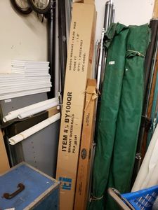 lot 1250 image: LOT OF PROJECTOR SCREENS IN VARIOUS SIZESSTYLES AS SHOWN.