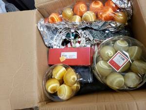 lot 1331 image: BOX OF CHRISTMAS DECOR AS SHOWN.