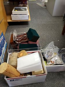 lot 1461 image: LOT OF MISCELLANEOUS ITEMS AS SHOWN.