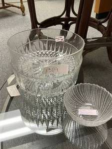lot 1389 image: GLASS BOWLS AS SHOWN.