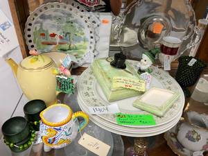 lot 1404 image: ROYAL DOULTON PLATES, TEA POT, VINTAGE BOWLS, AND MORE AS SHOWN.
