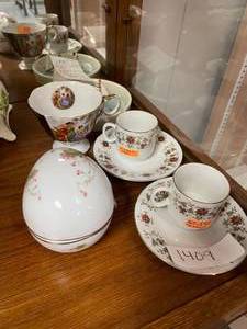 lot 1409 image: VINTAGE OTAGIRI ASHTRAY, PORCELAIN TRINKET AND MORE AS SHOWN.