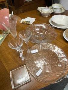 lot 1435 image: CANDLE COASTER, COCKTAIL GLASSES, PLATTER AND MORE AS SHOWN.