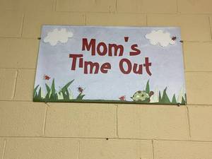 lot 1468 image: LOT OF WALL FRAMES AS SHOWN. SEE PICTURES