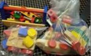 lot 1473 image: LOT OF ASSORTED TOYS AS SHOWN.