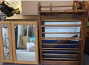 lot 1500 image: VINTAGE SHOE RACK PLUS CABINET