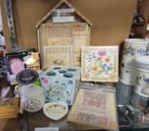 lot 1501 image: LOT OF ASSORTED ITEMS AS SHOWN.