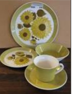 lot 1504 image: 30 PIECES OF VINTAGE 1970S MIKASA DUPLEX DAHLIA AS SHOWN. NOT ALL PIECES ARE PICTURED.