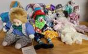 lot 1521 image: LARGE LOT OF VARIOUS CLOWN FIGURINES IN ASSORTED SIZESSTYLES AS SHOWN. SEE PICTURES