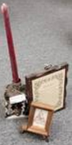 lot 1528 image: BRASS AND MARBLE CANDLE HOLDER PLUS MORE