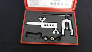 lot 29 image: Blue-Point (Snap-On Tools) Bubble Flaring Tool for Automotive Brake Systems - No. TFM-428