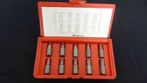 lot 30 image: Snap-On Tools 10 Piece Screw Extractor Set - REX10A