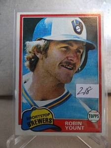 lot 218 image: VINTAGE 1981 Topps  #515 Robin Yount EXNM