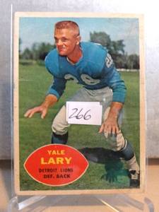 lot 266 image: VINTAGE 1960 Topps Football # 48 Yale Larry $$$