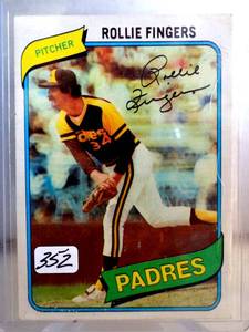lot 352 image: VINTAGE 1980 Topps Rollie Fingers #651