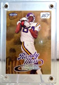 lot 357 image: 1999 Ultra Gold Medallion Minnesota Vikings Football Card #114 Randy Moss