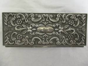 lot 19 image: Godinger Silver 1992-Rectangular Jewelry Box With Gray Velvet Interior And Oval Mirror