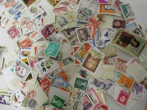 lot 23 image: 1,000 Different Stamps From 55-Countries
