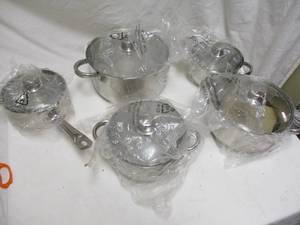 lot 90 image: New And Unused In Open Box-  Savoureux 10 Piece Stainless Steel Cookware Set.