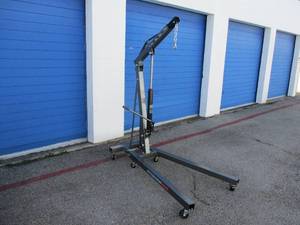 lot 82 image: Pittsburgh Heavy Duty 1-Ton Folding Shop Crane On Casters