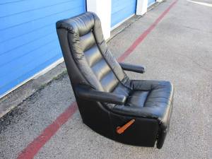 lot 76 image: Gamer Style Floor Leather Rocker  Recliner,  By Best Chairs Inc.