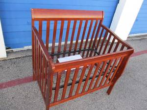 lot 89 image: Infants Crib By Delta Childrens Products Corp.