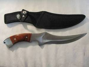 lot 141 image: Cobalt 440-SS Full Tang Hunting Knife With Sheath In Box.