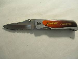 lot 143 image: Vintage Sheffield (TM) Lock Blade Pocket Knife