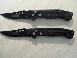 lot 145 image: 2-Yong Shun #8383 Switch Blade (Push Button) Knifes, With belt clips. Blade is about 3-12