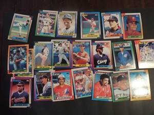 lot 13 image: TOPPS 1990- Various Players and Teams. Cards 601-649. Not consecutive. 22 cards total. Very good condition, edges slightly worn