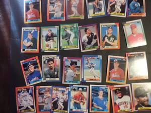 lot 3 image: TOPPS 1990- Various Players and Teams. Cards 102-149. Not consecutive. 25 cards total. Very good condition, edges slightly worn