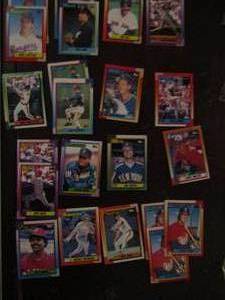 lot 16 image: TOPPS 1990- Various Players and Teams. Cards 751-786. Not consecutive. 22 cards total. Very good condition, edges slightly worn.